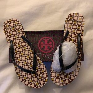 NWT! Tory Burch Thin Flip Flop Size 8